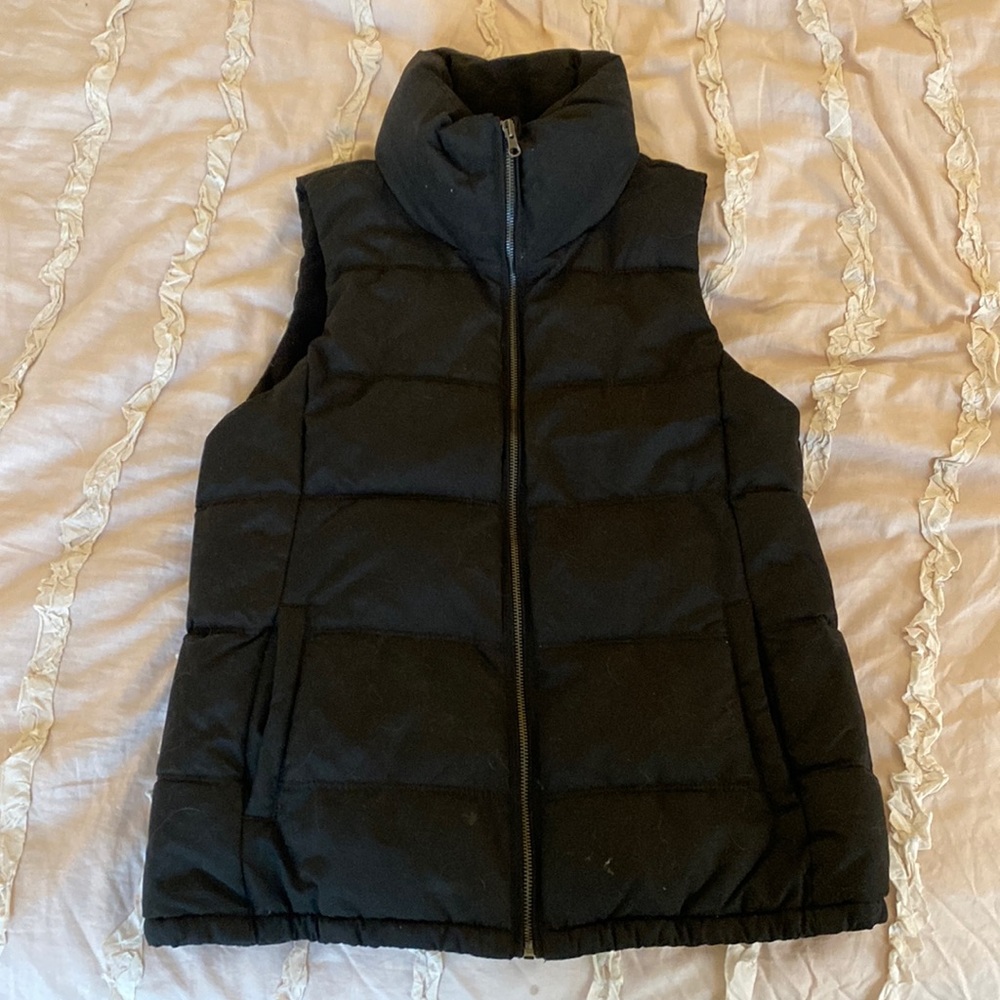 Old Navy Black Puffer Vest